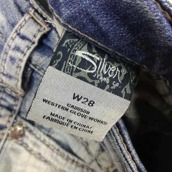 Silver Jeans Womens Tuesday Capri Blue Denim Light Wash Distressed Patch Low 28 - Picture 7 of 10